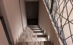 Chantier L'art en lumière par Hervé Porte maitre d'oeuvre Frantz Cazorla & ® Karine Joannet - Escaliers