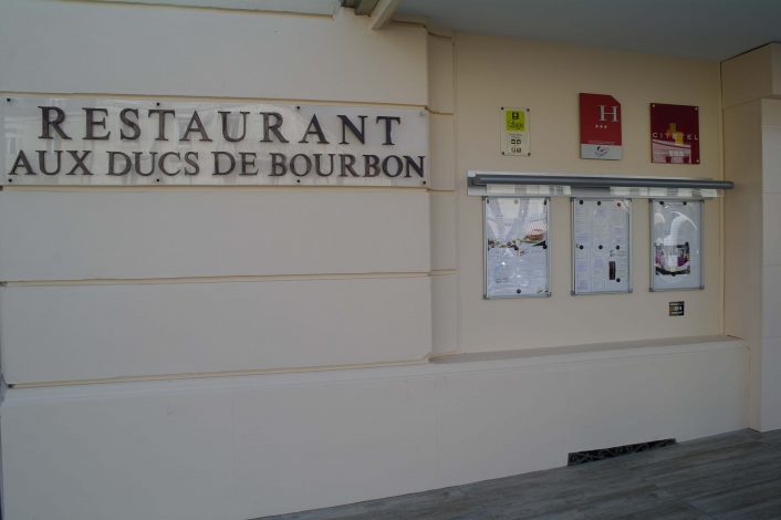 Chantier Hôtel des Ducs à Montluçon par Julie D'co